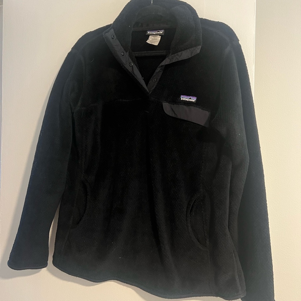 Women’s Patagonia Fleece Pullover - Black